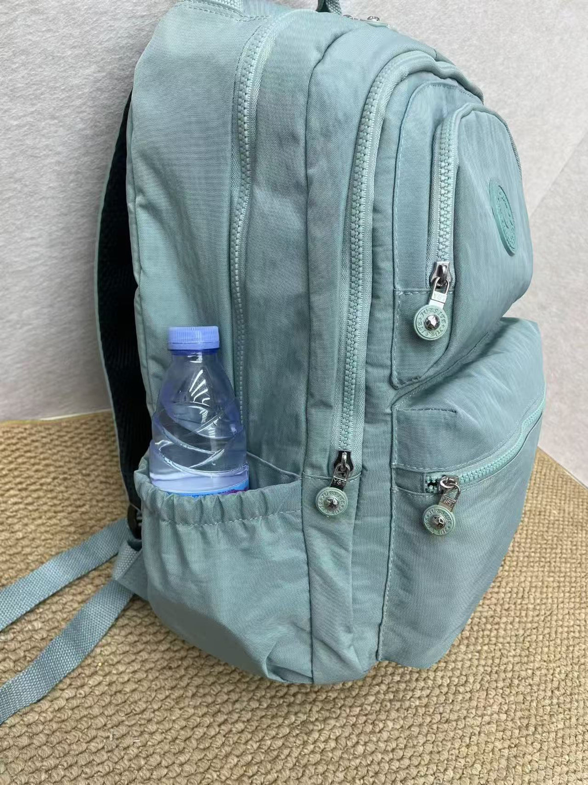 Women’s Lightweight Multi-Compartment Backpack (2047)