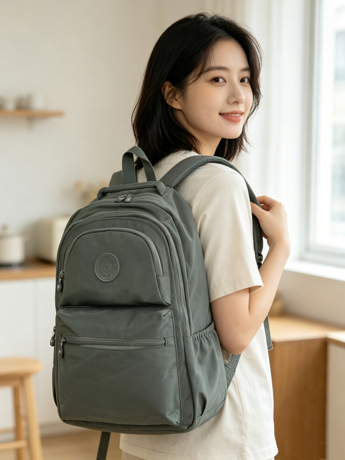 Women’s Lightweight Multi-Compartment Backpack (2047)