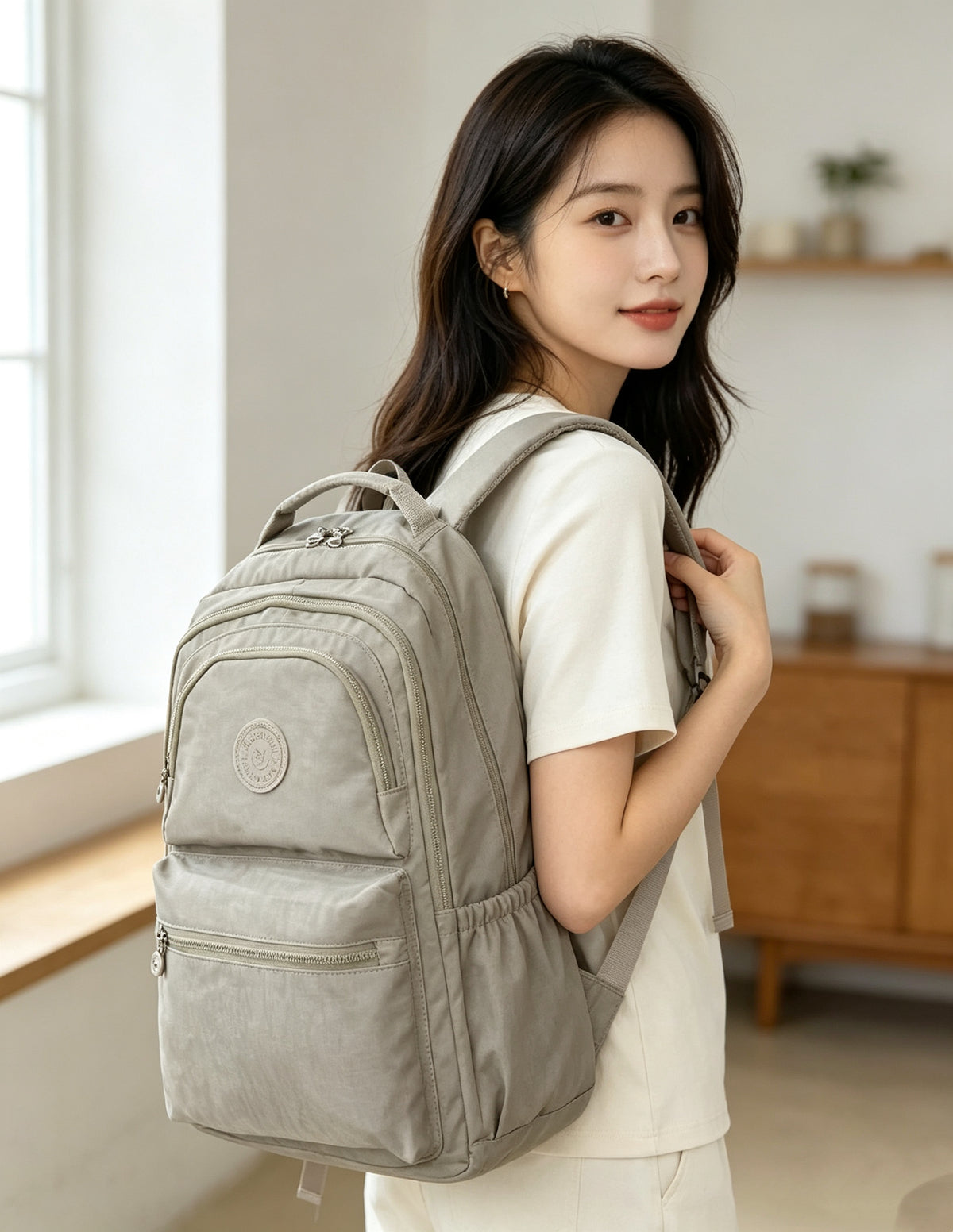 Women’s Lightweight Multi-Compartment Backpack (2047)