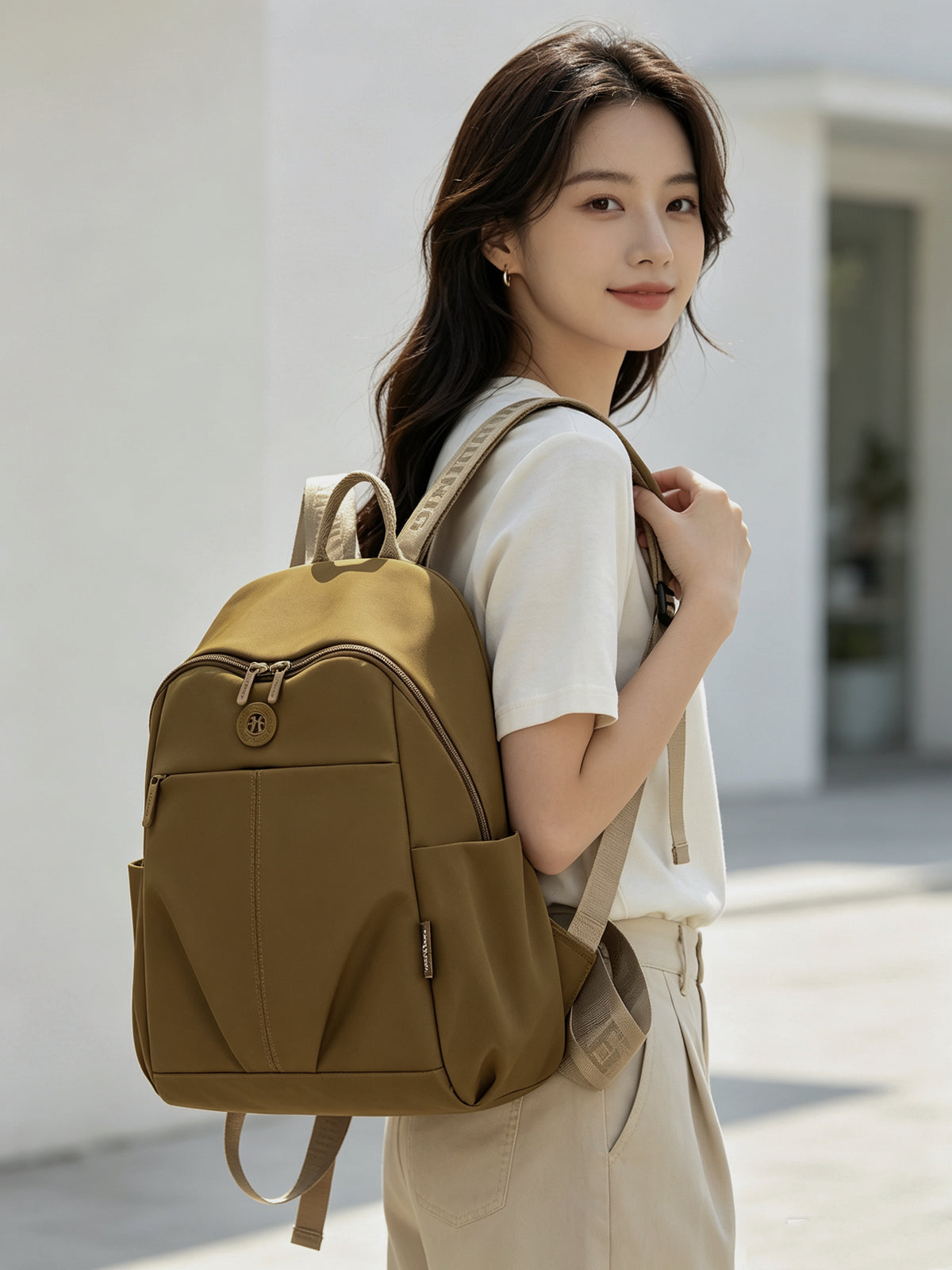 Women’s Lightweight Multi-Compartment Backpack (2037)