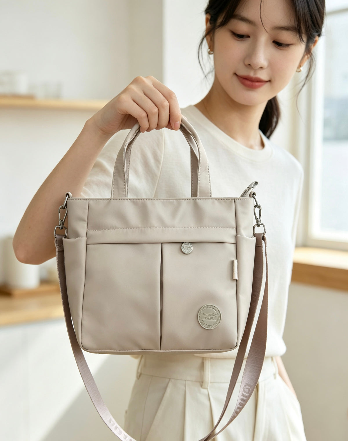 Women’s Lightweight Multi-Compartment Bag with Detachable Strap (2033)